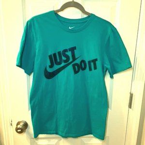 Nike T-Shirt Size M
